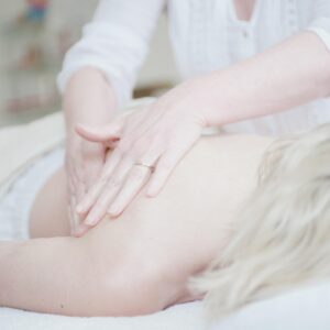 Massage Cocoon (dos nuque bras cuir chevelu) à l'huile essentielle d'orange bio 30min